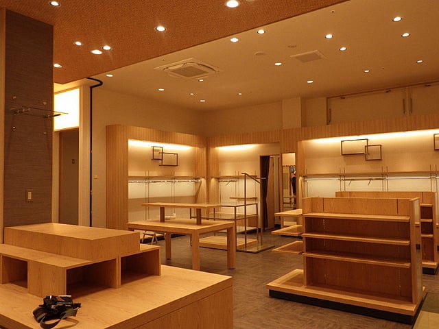 山梨県某ホテル内お土産コーナー 家具工事