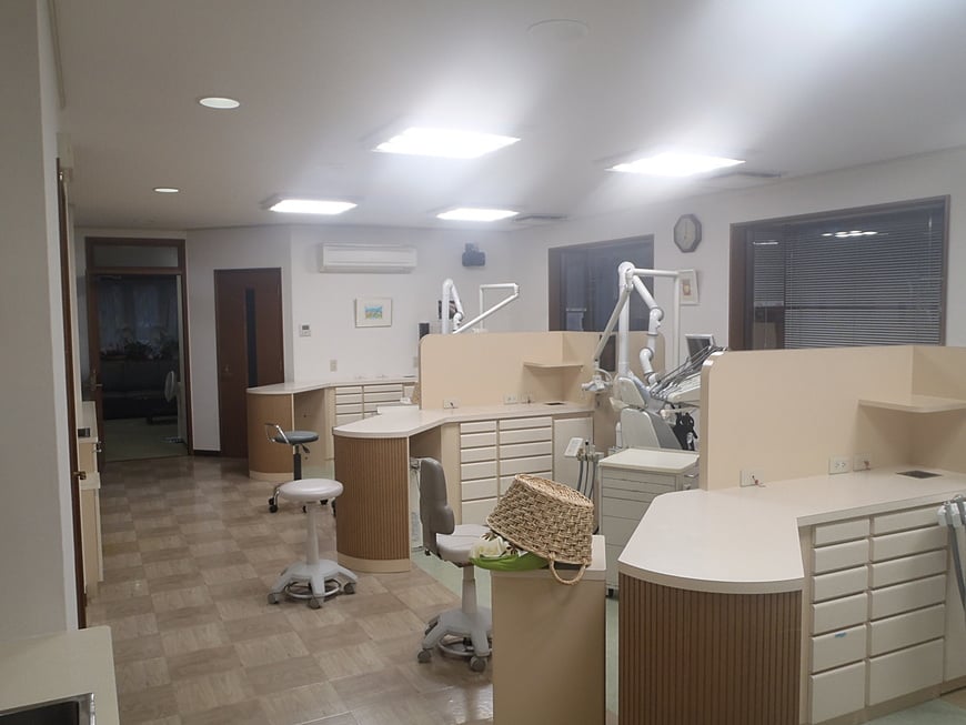 クロス貼替工事　H歯科（府中市）